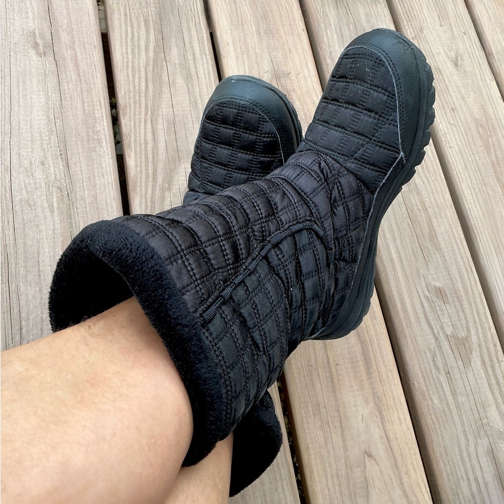 Warm women’s winter boots ❄️❄️
